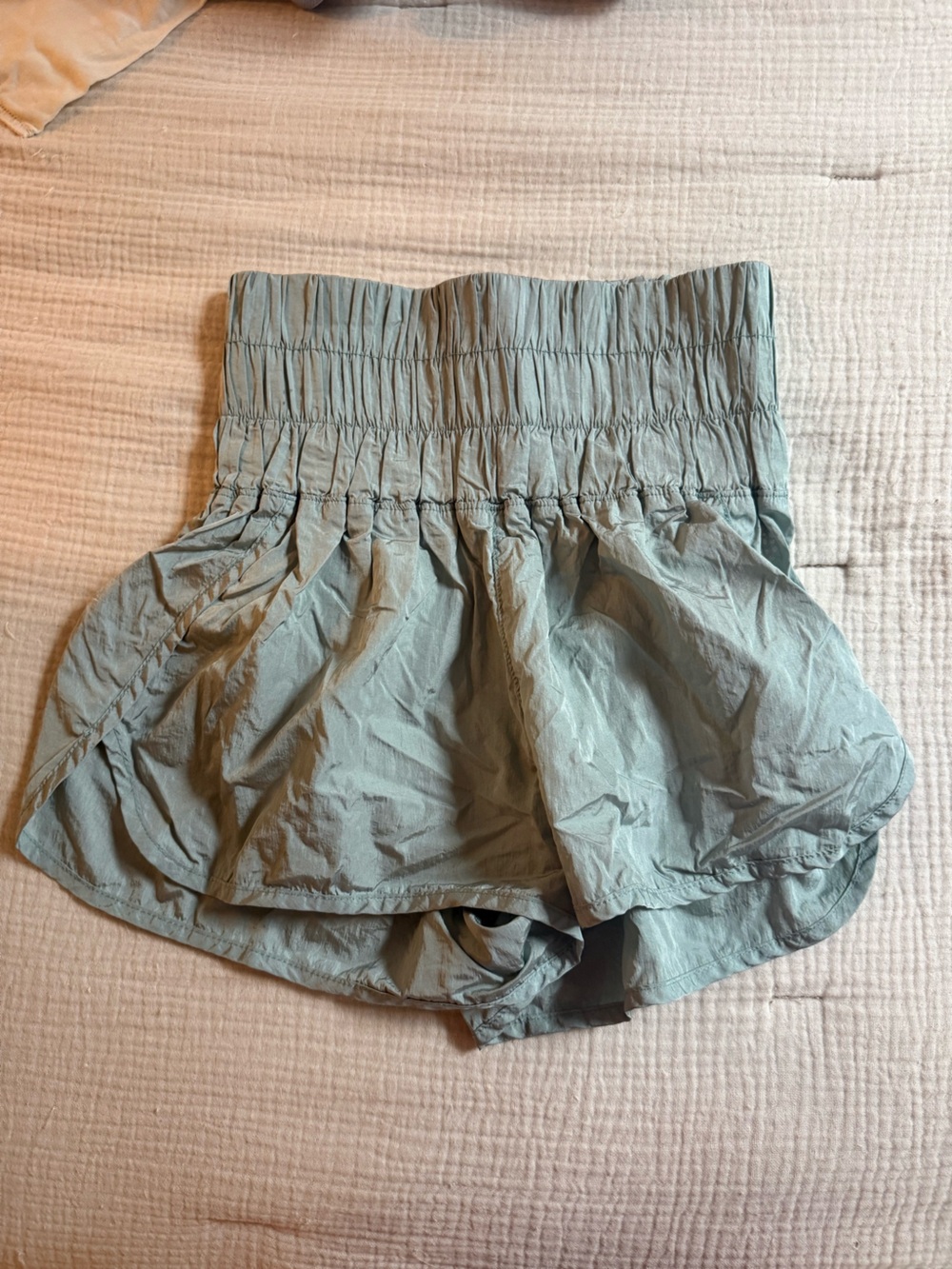 Free People The Way Home Shorts
Great condition - XS
ONLY Light blue available - Picture 3 of 3